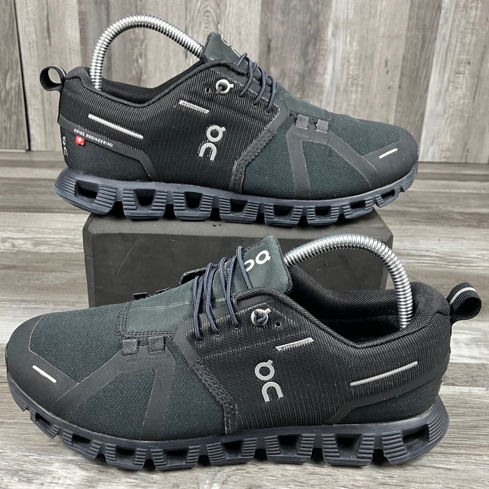 On Cloud Waterproof Running Shoes Womens 9 Black Lunar 59.98838 Sneaker